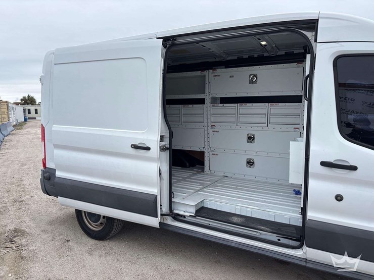 2017-ford-transit-image-24