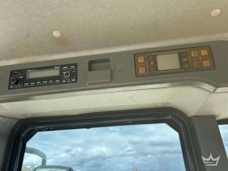 2014-hyundai-hl760-9a-image-21