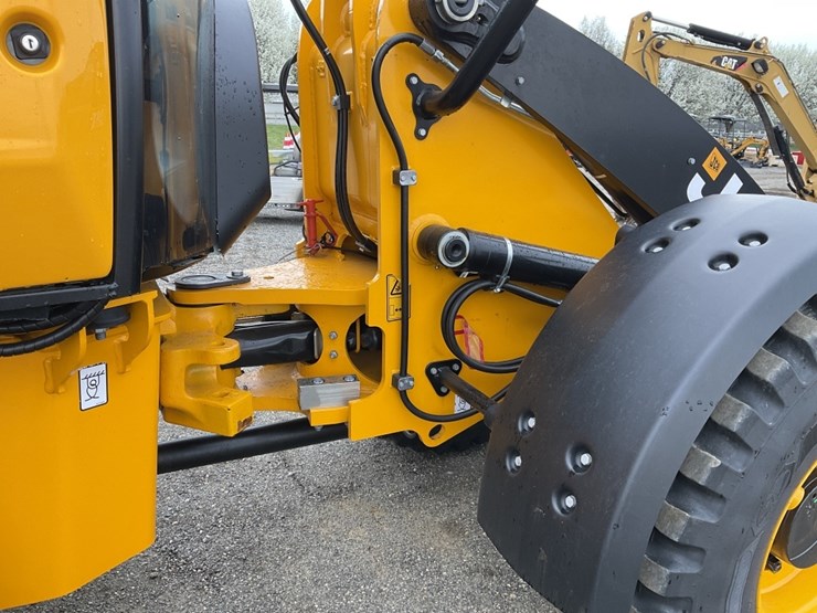 2025-jcb-409-image-7