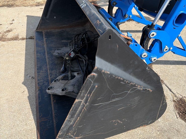 2013-new-holland-855tl-image-31