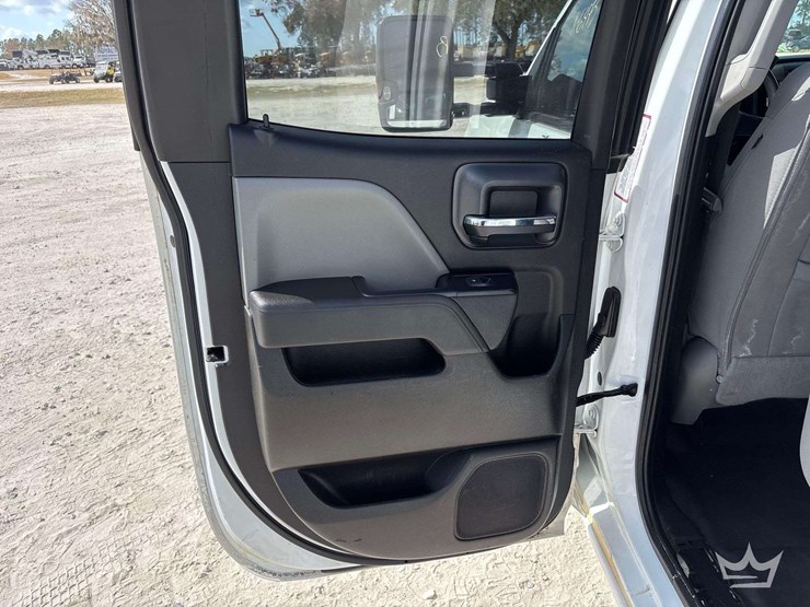 2019-chevrolet-silverado-2500hd-image-24