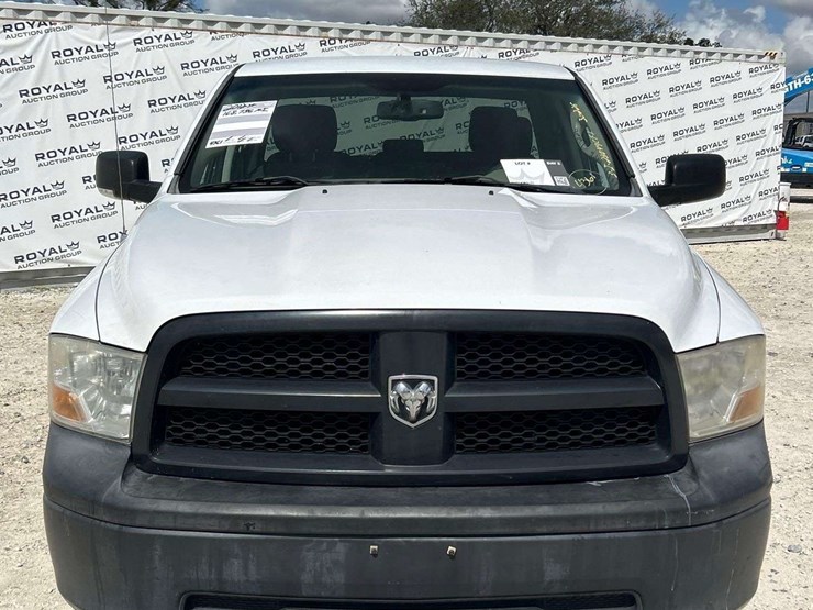 2012-dodge-1500-image-27
