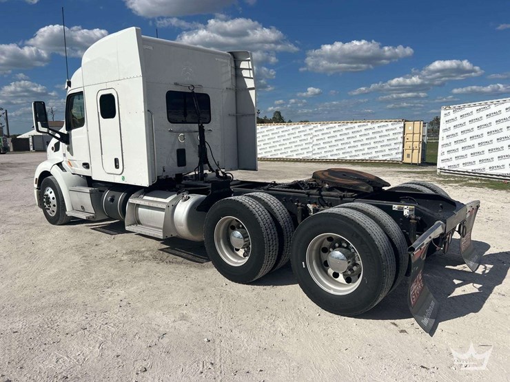 2019-peterbilt-579-image-4