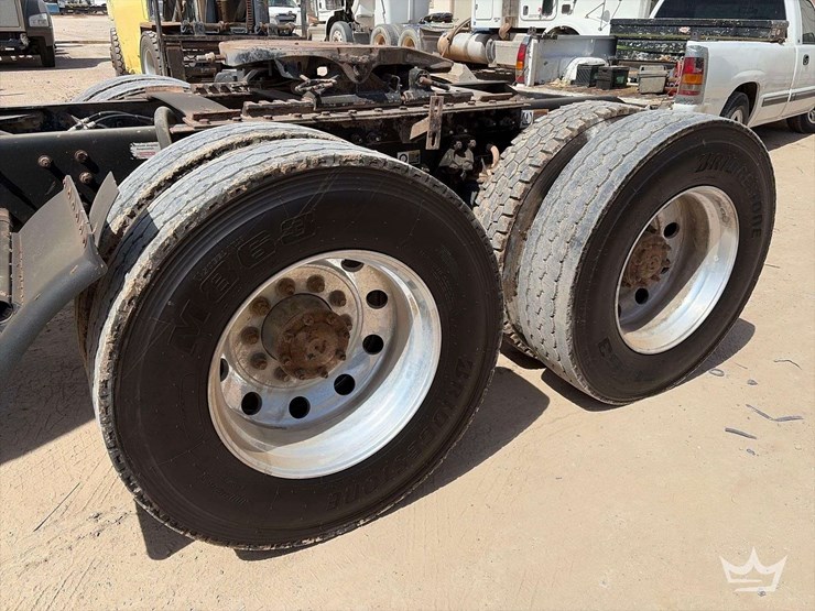 2018-kenworth-t800-image-22