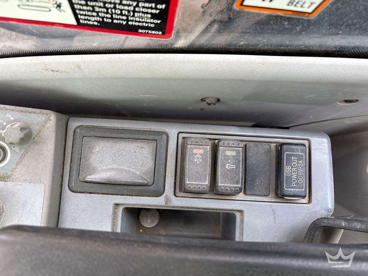 2018-hitachi-zx300-lc-6n-image-22