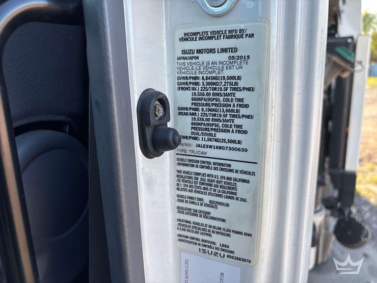 2016-isuzu-nrr-image-5