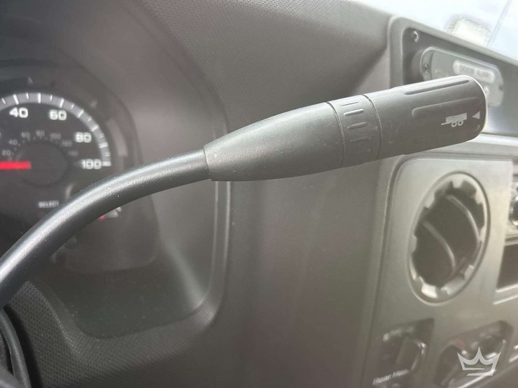 2015-ford-e350-image-17