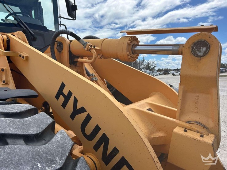 2014-hyundai-hl760-9a-image-29