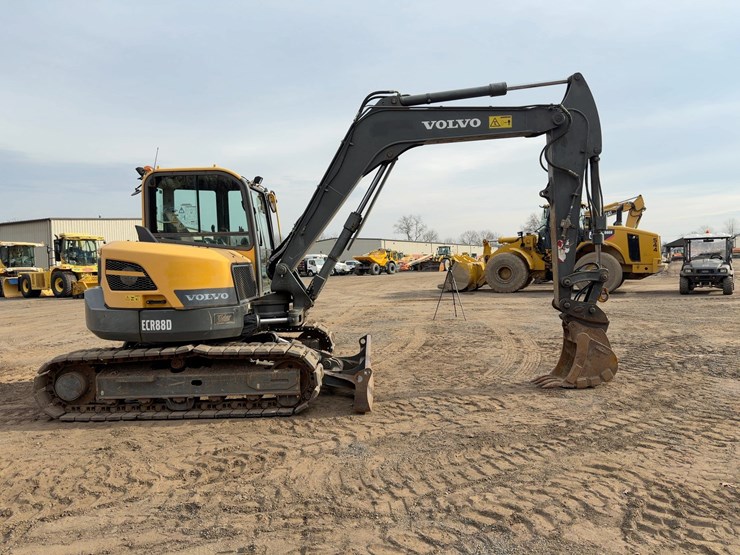 2016-volvo-ecr88d-image-6