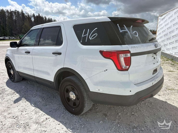 2017-ford-explorer-image-4