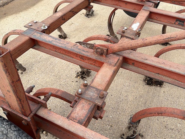 bush-hog-10-shank-chisel-plow-image-16