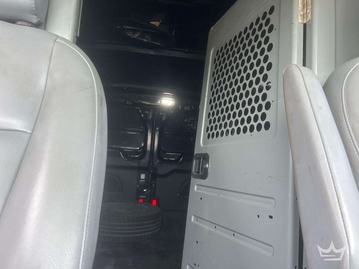 2015-ford-transit-image-14