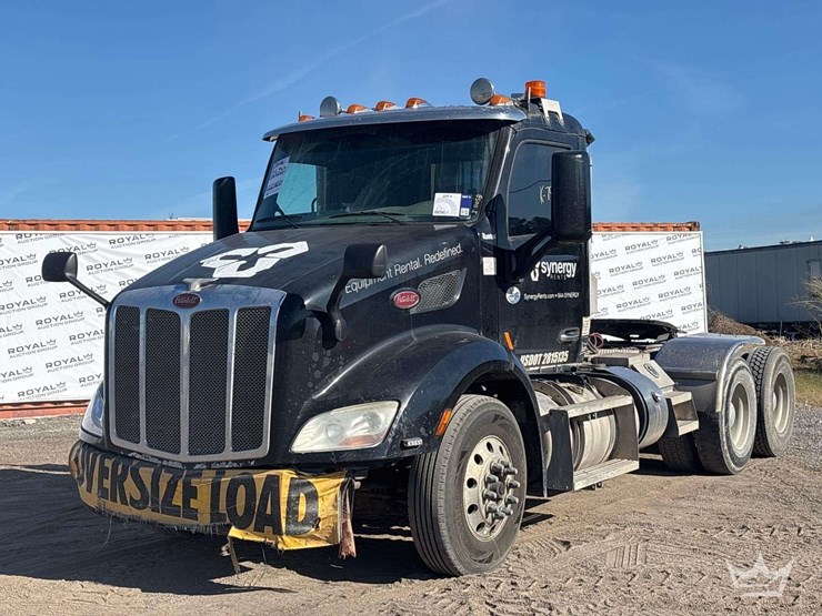 2016-peterbilt-579-image-1