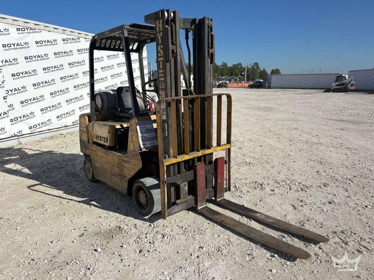 hyster-50-5,000lb-propane-forklift-image-2