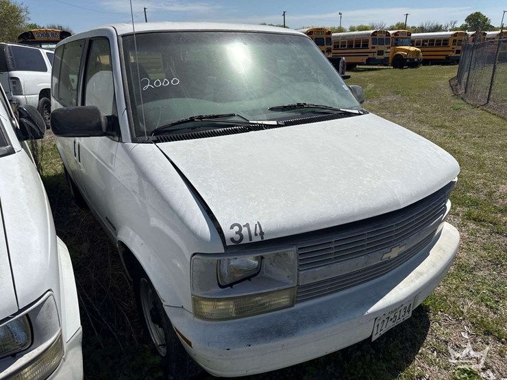 2000-chevrolet-astro-image-3