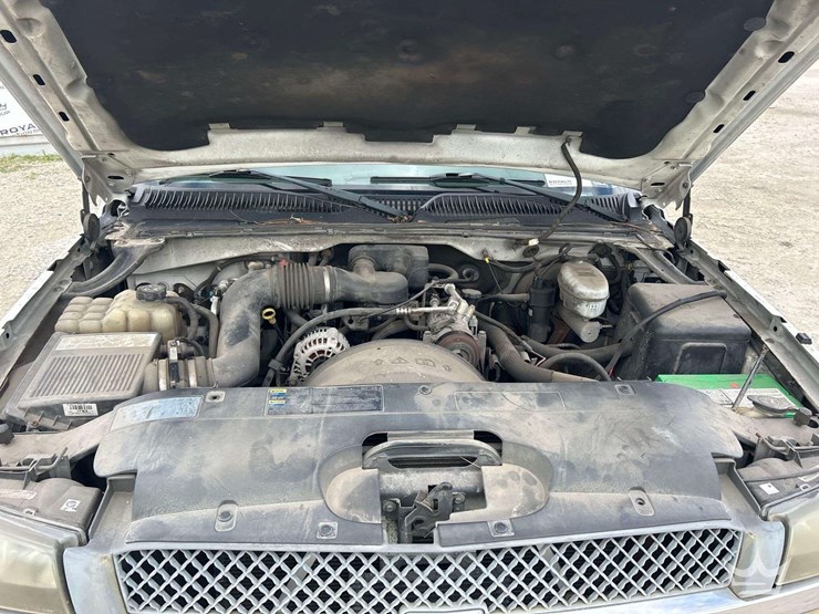 2004-chevrolet-silverado-1500-image-9