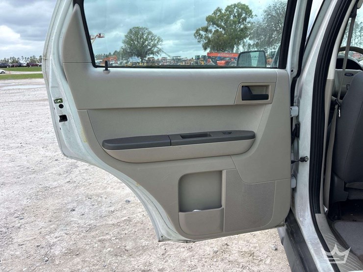 2009-ford-escape-image-24