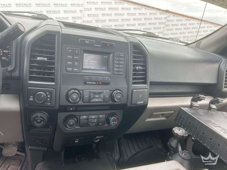 2017-ford-f150-image-18