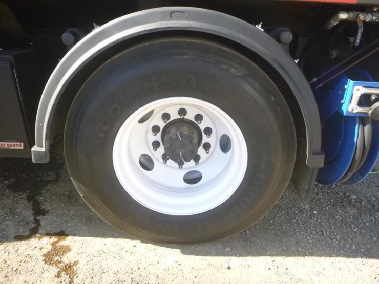 2013-ford-f650-image-29