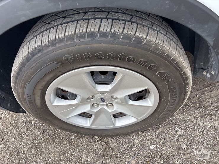 2013-ford-explorer-image-21