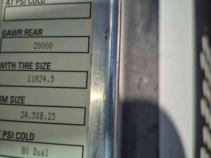 2018-kenworth-t800-image-28