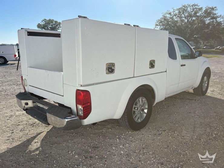 2015-nissan-frontier-image-3