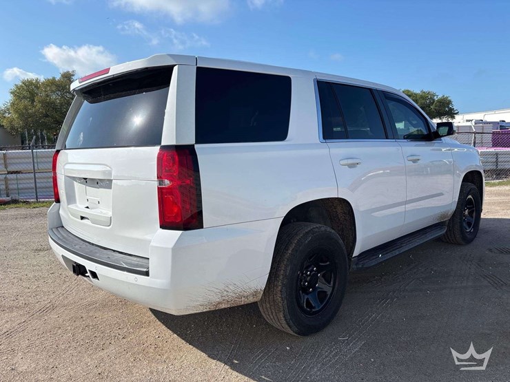 2020-chevrolet-tahoe-image-3