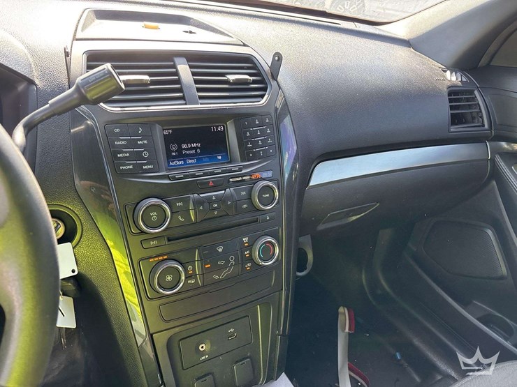 2018-ford-explorer-image-14