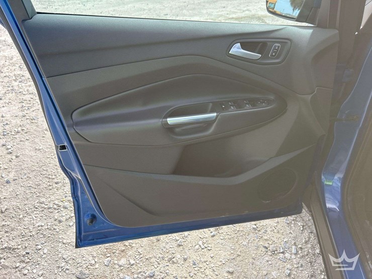 2017-ford-escape-image-11