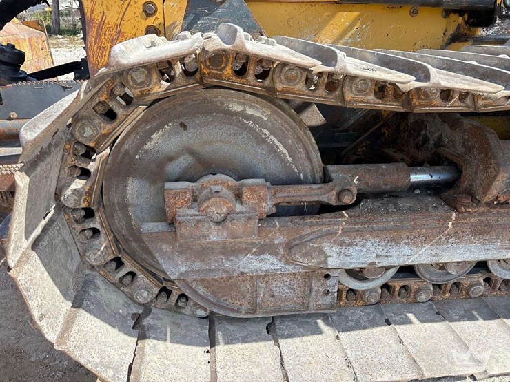 2014-deere-650k-lgp-image-12