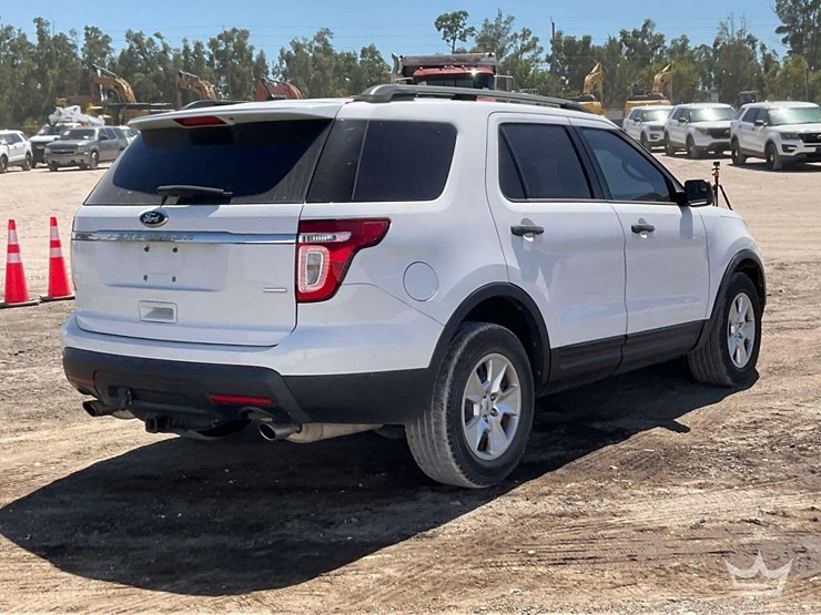 2014-ford-explorer-image-3