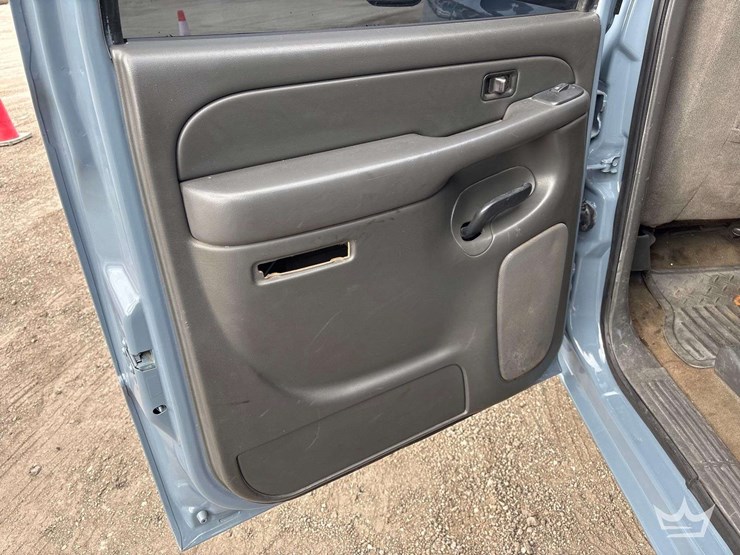 2007-chevrolet-silverado-3500-image-17