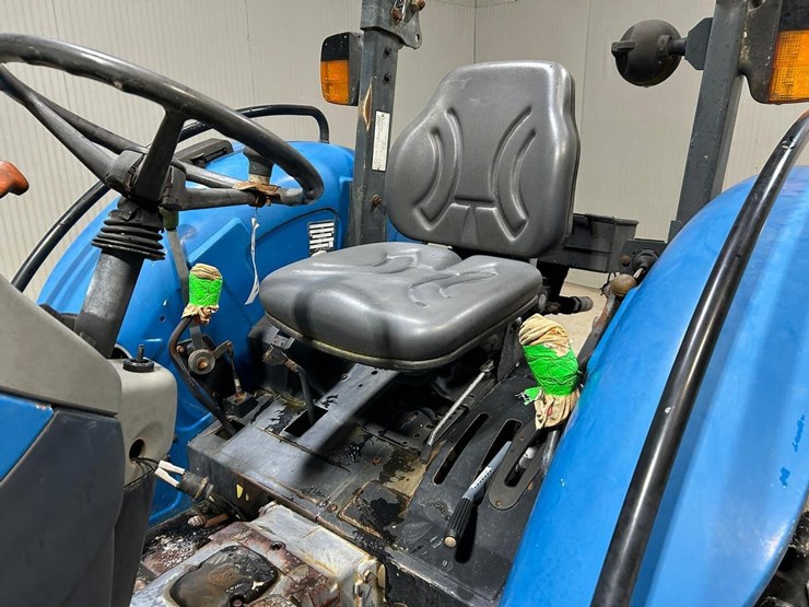 new-holland-tn55-image-17