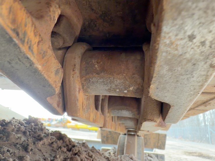 2016-volvo-ecr88d-image-22