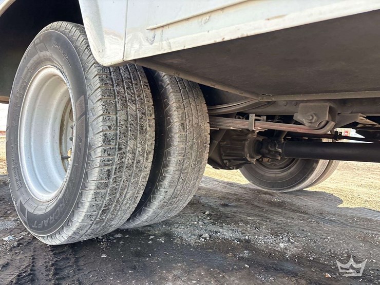 2007-isuzu-npr-image-22