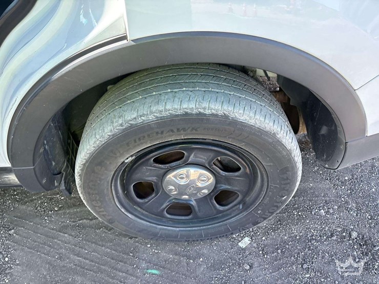 2015-ford-explorer-image-22