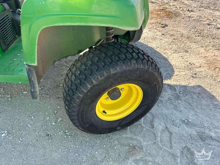 2022-john-deere-gator-image-19
