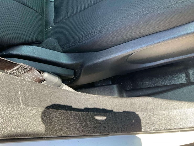 2016-ford-explorer-image-27