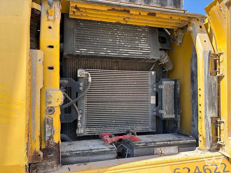 2020-komatsu-pc210-lc-image-8