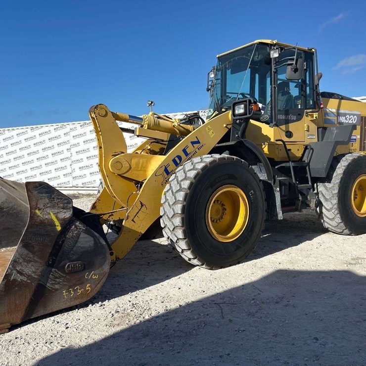 2016 KOMATSU WA320-8