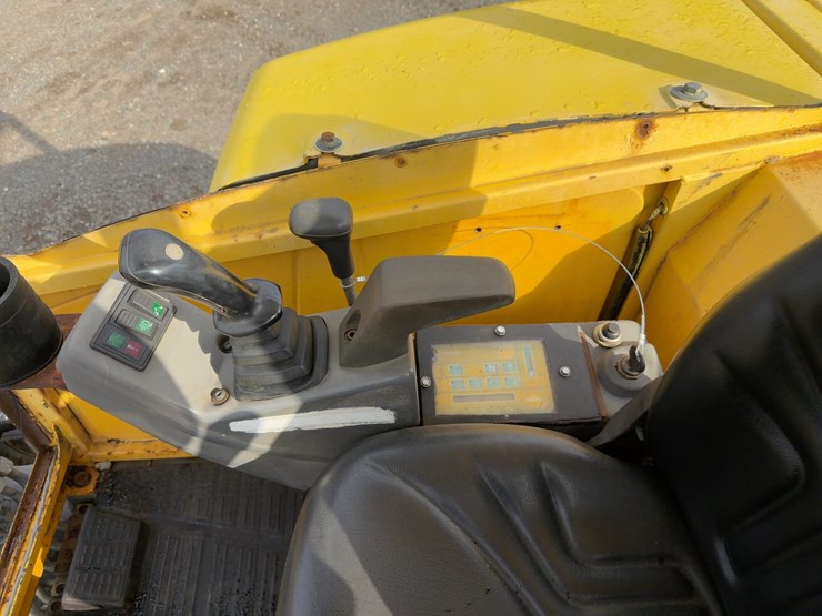 2004-volvo-ec35-image-27