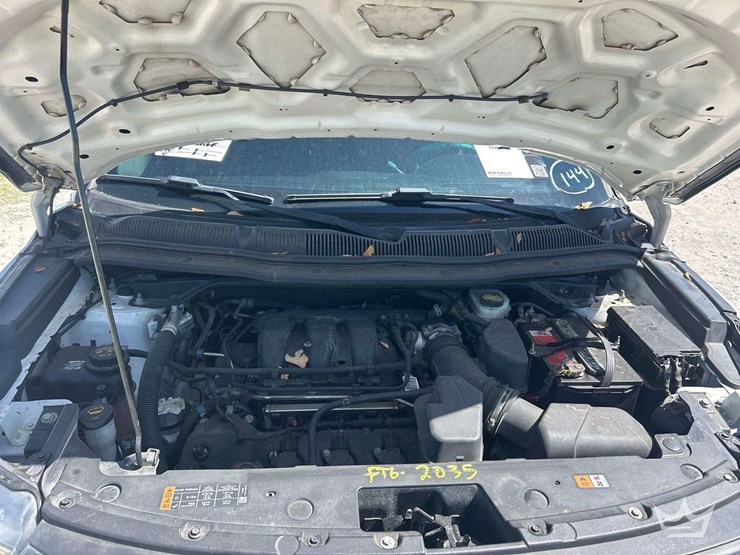 2016-ford-explorer-image-9