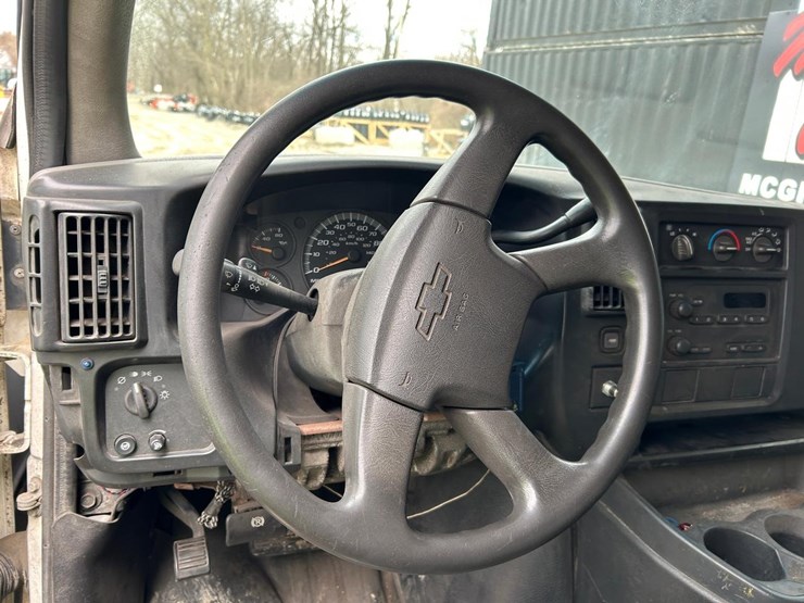 2004-utility-van-image-28