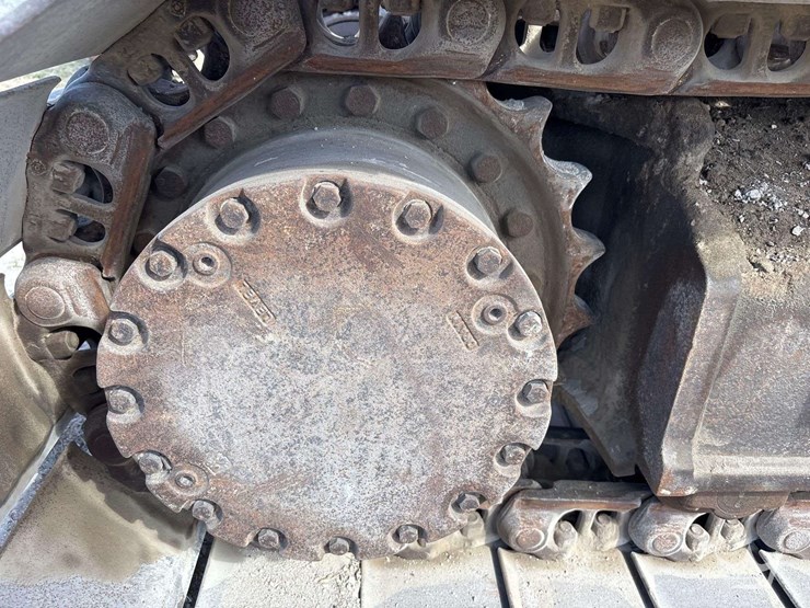 2013-hitachi-zx160-lc-image-19