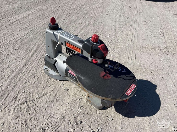 craftsman-16in-variable-speed-scroll-saw-image-2