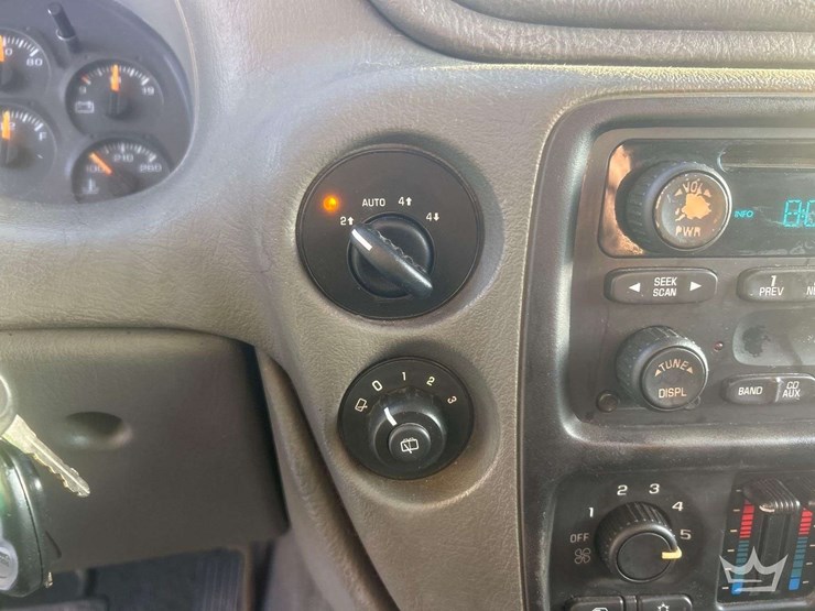 2004-chevrolet-blazer-image-16