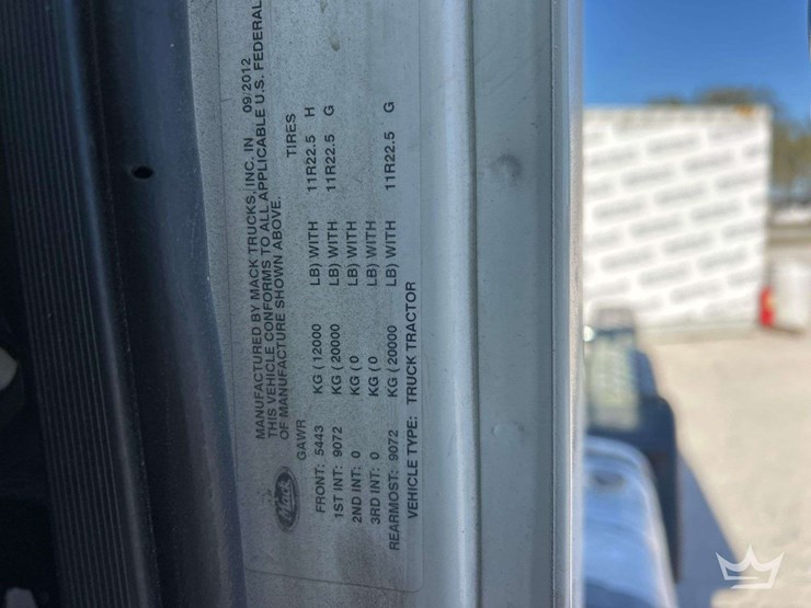 2013-mack-cxu613-t/a-day-cab-truck-tractor-image-6