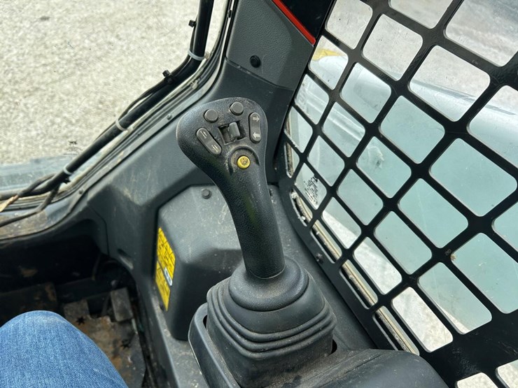 2023-bobcat-s76-image-19