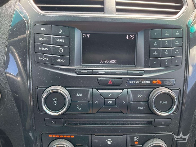 2016-ford-explorer-image-15