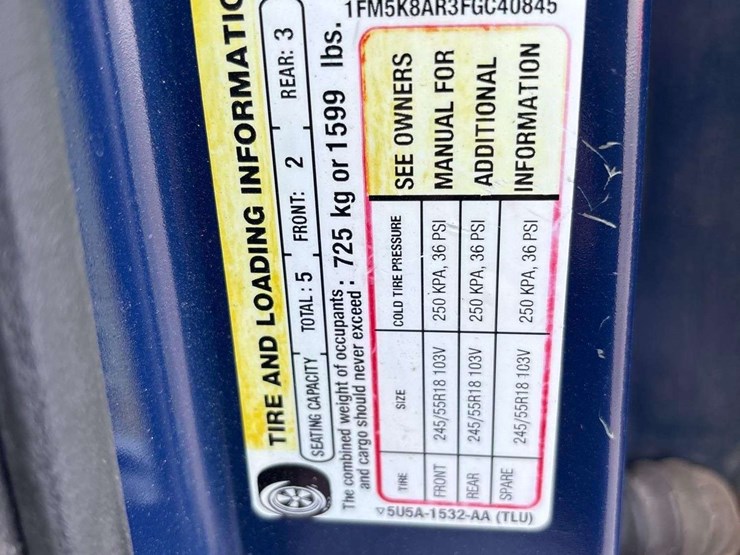 2015-ford-explorer-image-12